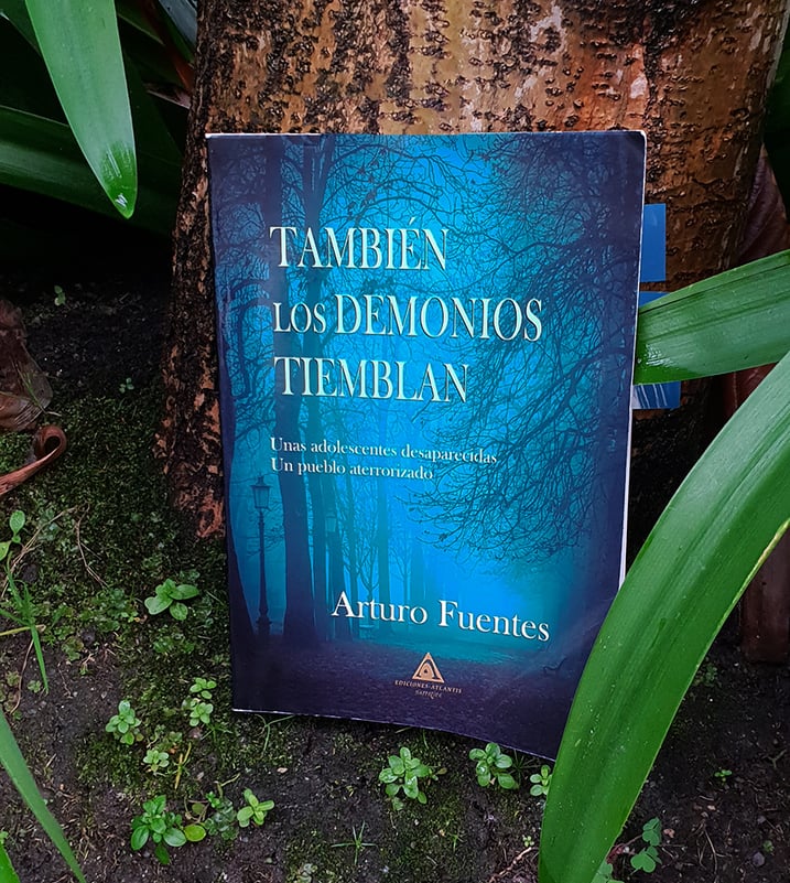 Imágen destacada - También los demonios tiemblan, opinión de una novela negra que te atrapará 