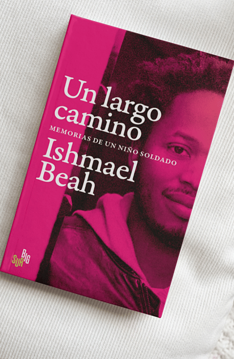 Imágen destacada - Un largo camino, la experiencia de un niño soldado, de Ishmael Beach