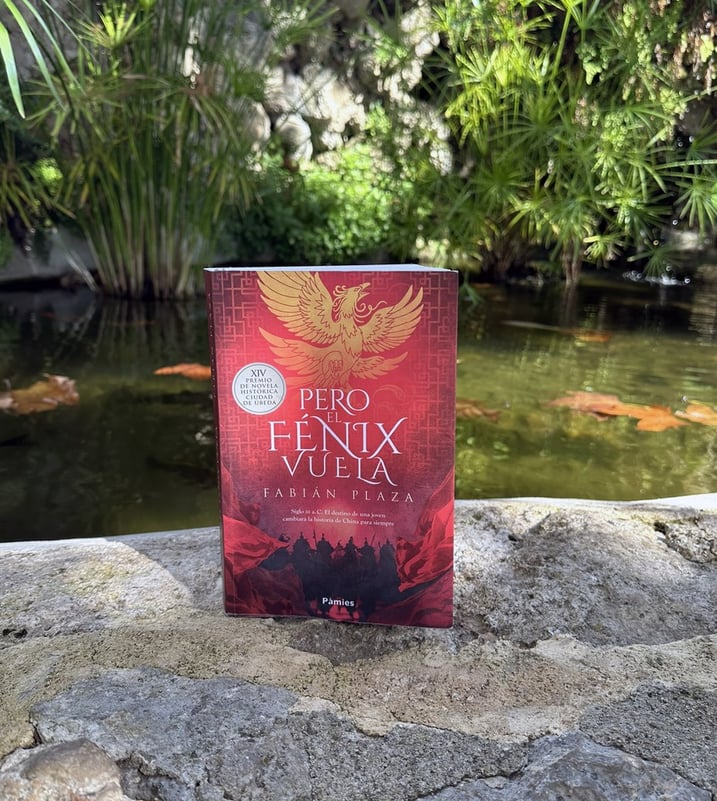 Imágen destacada - Pero el fénix vuela, de Fabián Plaza Miranda: reseña de la novela sobre la madre del primer emperador de China