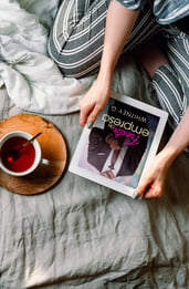 Fiesta de empresa, reseña de la novella corta de Whitney G. 