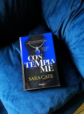 Iamgen de la entrada Contémplame de Sara Cate: novela spicy con voyeurismo, deseo prohibido y empoderamiento femenino