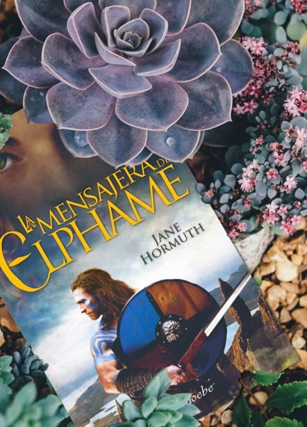 Imágen destacada - La mensajera de Elphame, análisis de una novela romántica con mucha magia 