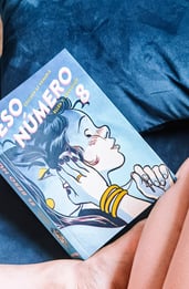 El beso número ocho, reseña de un cómic que narra el viaje interior de una joven homosexual