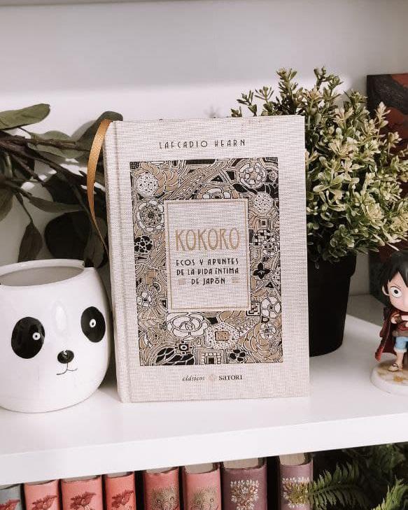 Kokoro de Satori Ediciones en estantería