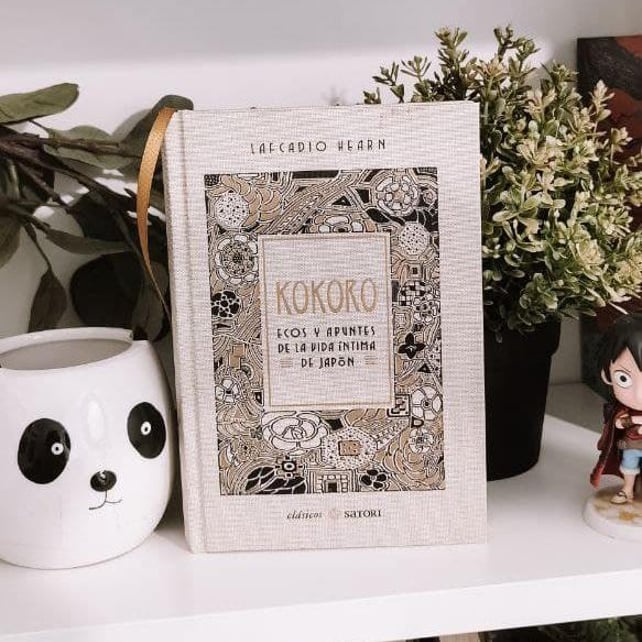 Kokoro de Satori Ediciones en estantería