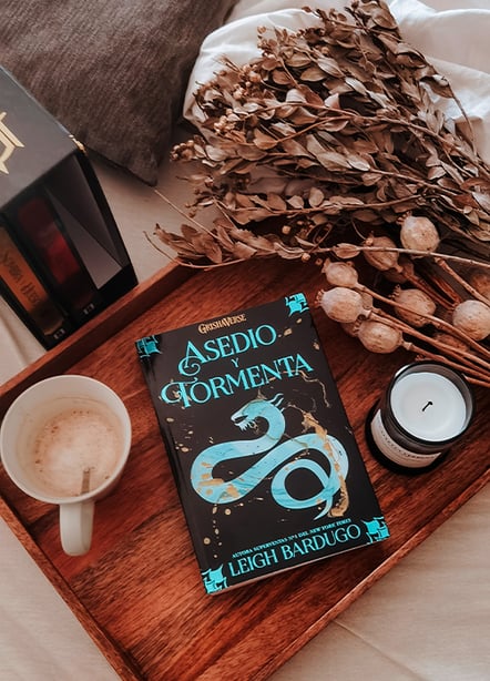 Imágen destacada - Asedio y Tormenta, reseña de la segunda parte de Sombra y Hueso 
