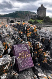 The Raven Scholar (El camino eterno 1): reseña completa