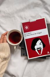La discoteca de Gógol: opinión de una obra surrealista con una narrativa diferente