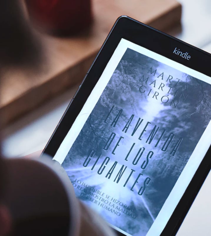 Imágen destacada - Crítica y análisis de La avenida de los gigantes, una novela negra muy diferente