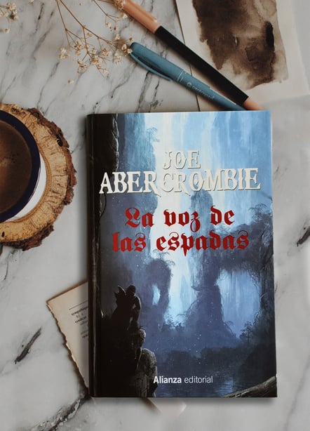 Imágen destacada - La voz de las espadas, opinión del libro que te abre las puertas a Abercrombie  