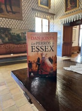 Iamgen de la entrada Los perros de Essex: opinión y reseña de la novela histórica de Dan Jones que me devoré en tres días