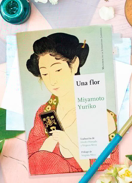 Imágen destacada - Una flor: opinion de un libro al que hay que aproximarse con humildad para entender su belleza