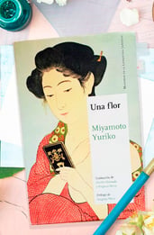 Una flor: opinion de un libro al que hay que aproximarse con humildad para entender su belleza