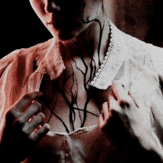 Aesthetic mujer poseída por El demonio de Próspero