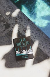 "En un rayo de sol", reseña de la novela gráfica que te hundirá en un oceáno espacialsc