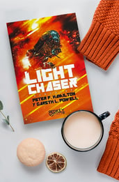 Light Chaser: Surcaluz. Un viaje por el espacio y el tiempo en busca de la libertad y el amor.