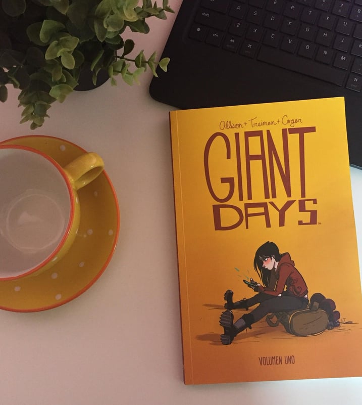 Imágen destacada - Giant Days volumen 1, reseña de un cómic que te devolverá a tu vida universitaria