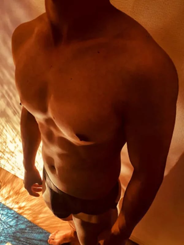 Dolphin Osaka — Gay Massage in Osaka