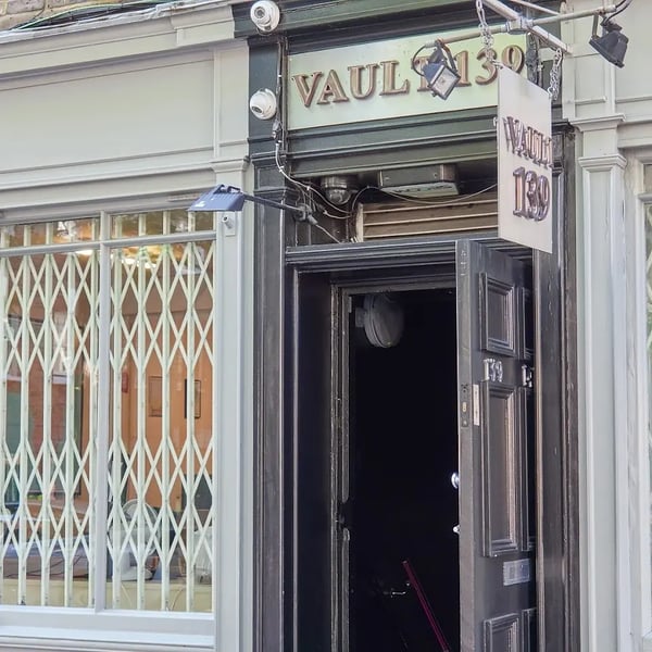 Vault 139 — Gay Bar & Club in London