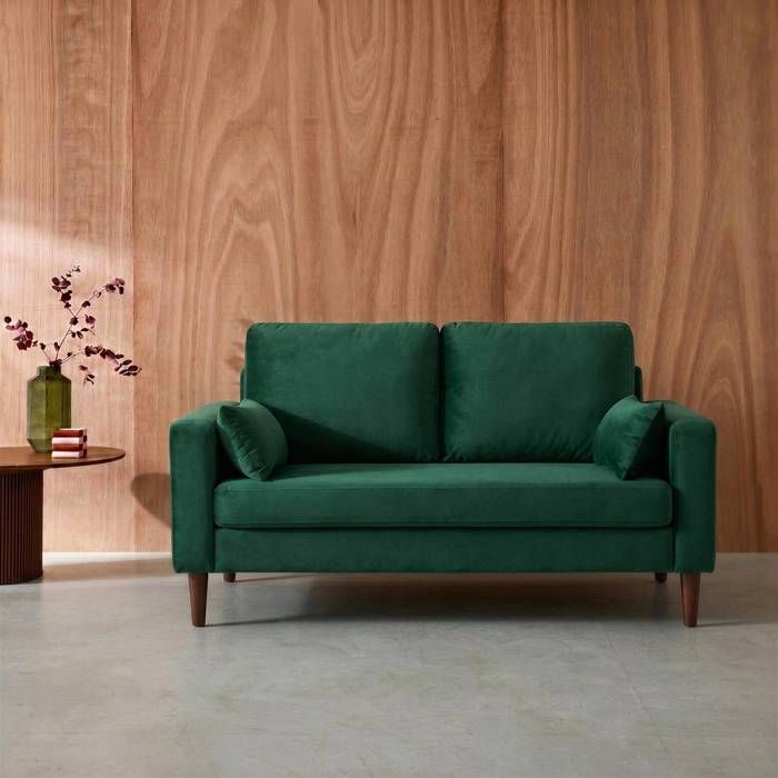 Produit similaire: Canapé velours vert anglais - SWEEEK - Bjorn - 2 places - pieds bois d'hévéa effet noyer