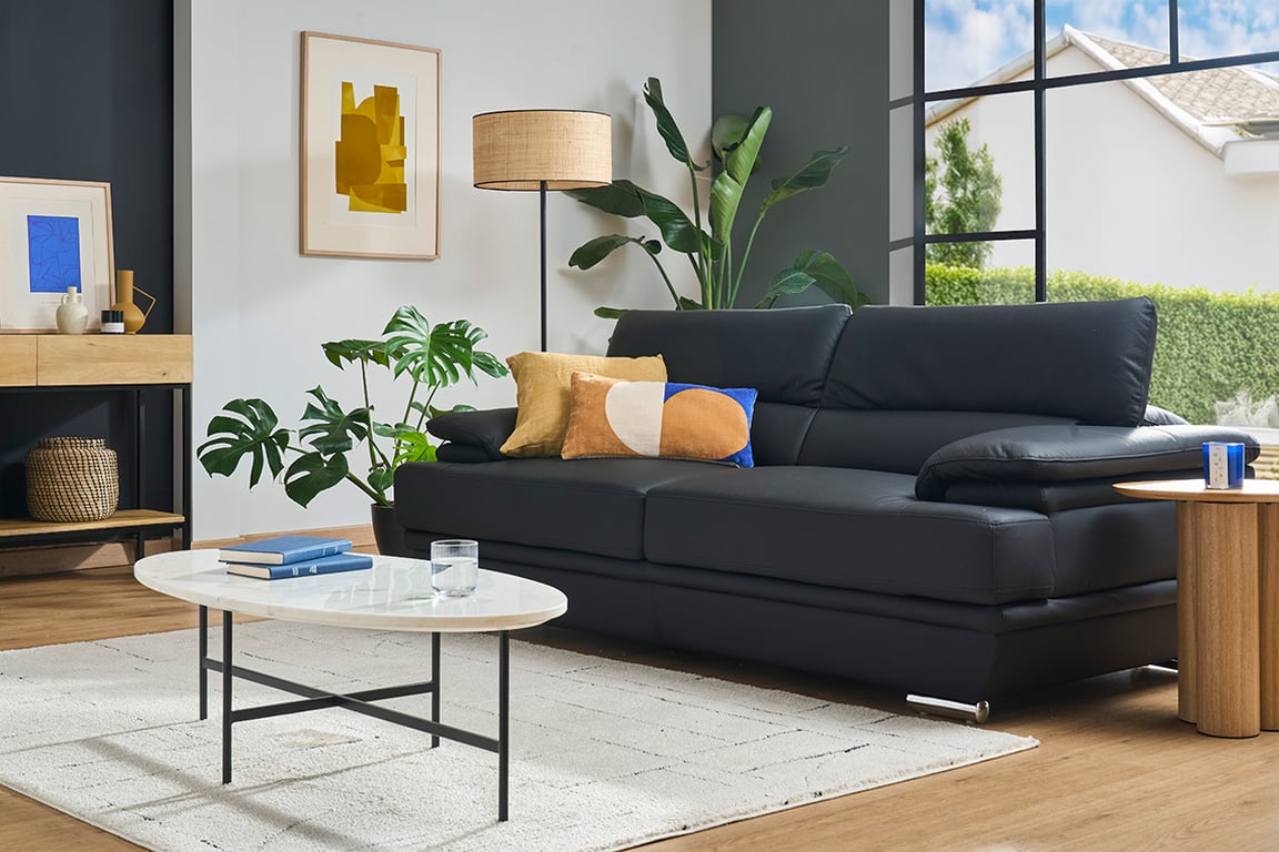 Produit similaire: EWING - Canapé cuir noir 2 places avec têtières ajustables