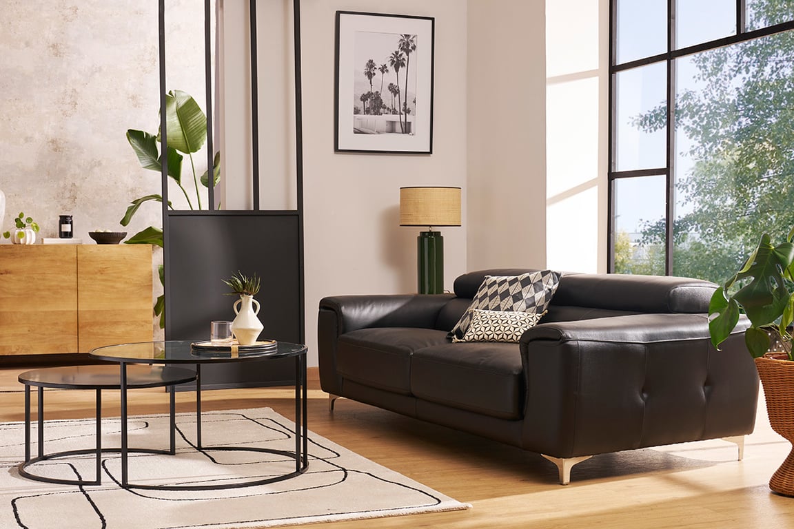 Produit similaire: Nevada - Canapé 3 places en cuir noir têtières ajustables