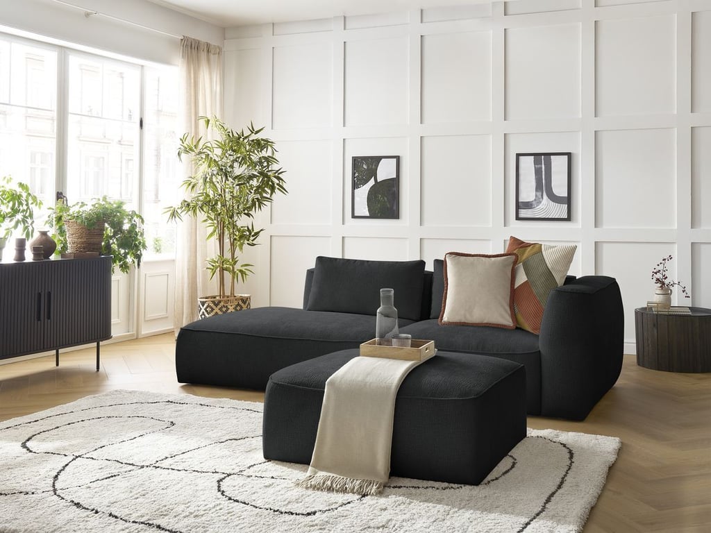 Produit similaire: Canapé droit fixe 3 places LEOPOLD tissu texturé avec pouf noir accoudoir droit BOBOCHIC