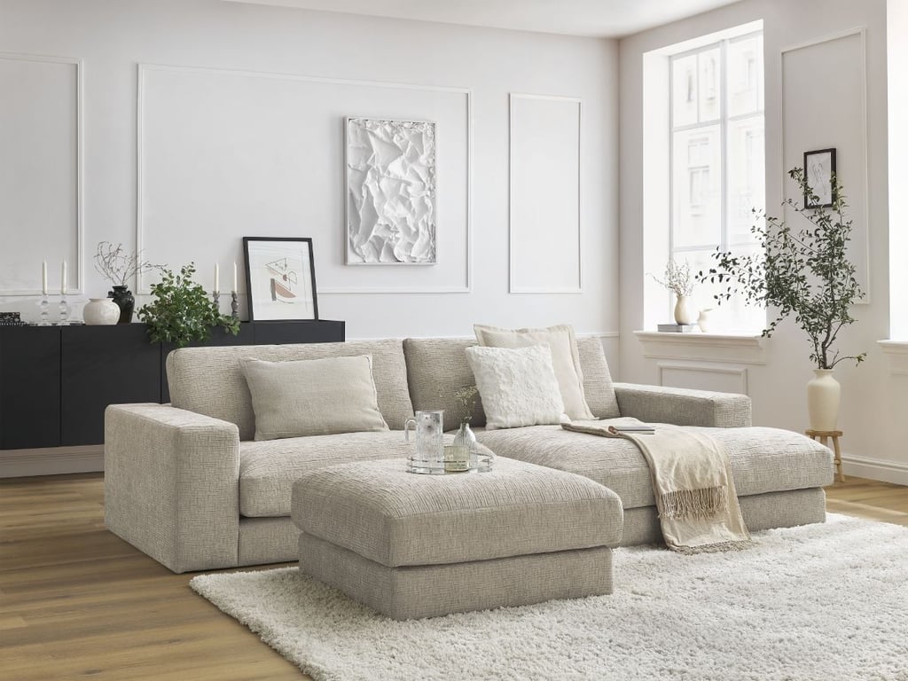 Produit similaire: Canapé d'angle fixe compact LEONARD tissu texturé avec pouf beige angle droit BOBOCHIC 4 places