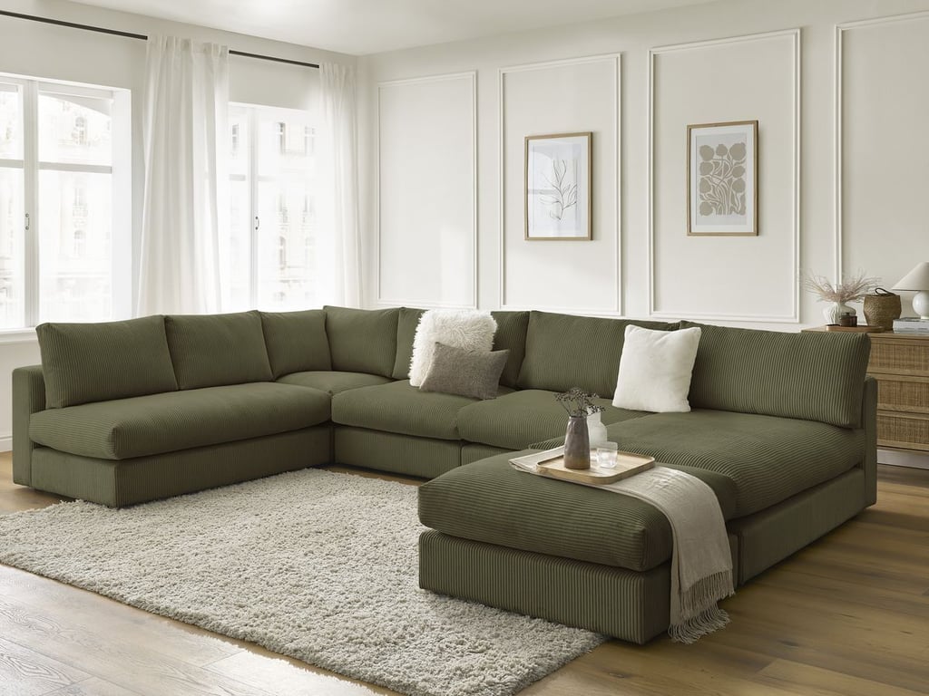 Produit similaire: Canapé d'angle modulable PARIS velours côtelé avec 3 chauffeuses, 1 méridienne, 1 angle, et 1 pouf vert BOBOCHIC 6 places
