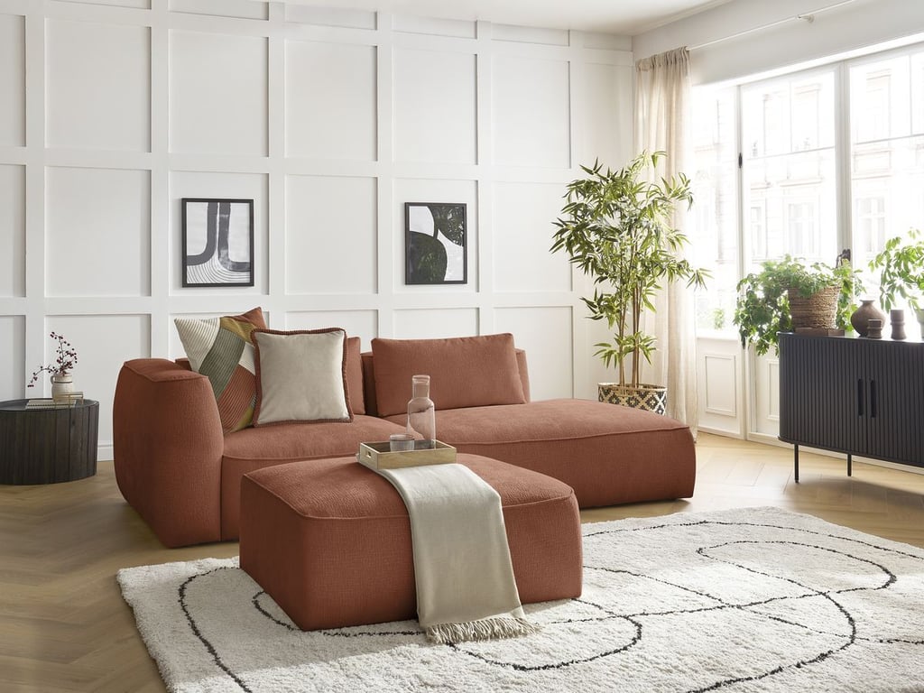 Produit similaire: Canapé droit fixe 3 places LEOPOLD tissu texturé avec pouf orange accoudoir gauche BOBOCHIC