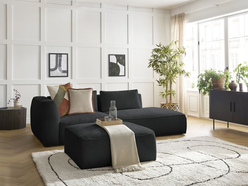 Produit similaire: Canapé droit fixe 3 places LEOPOLD tissu texturé avec pouf noir accoudoir gauche BOBOCHIC
