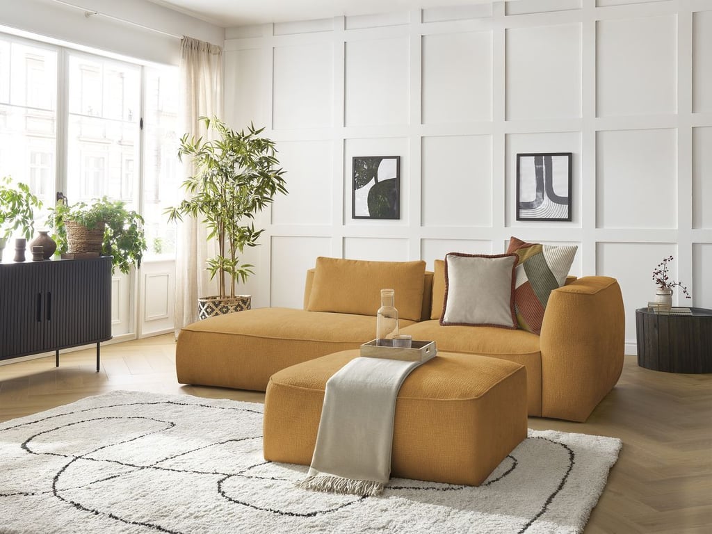 Produit similaire: Canapé droit fixe 3 places LEOPOLD tissu texturé avec pouf jaune accoudoir droit BOBOCHIC