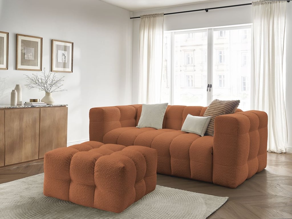 Produit similaire: Canapé droit convertible 3 places CLOUD tissu bouclette avec pouf orange BOBOCHIC 4 places