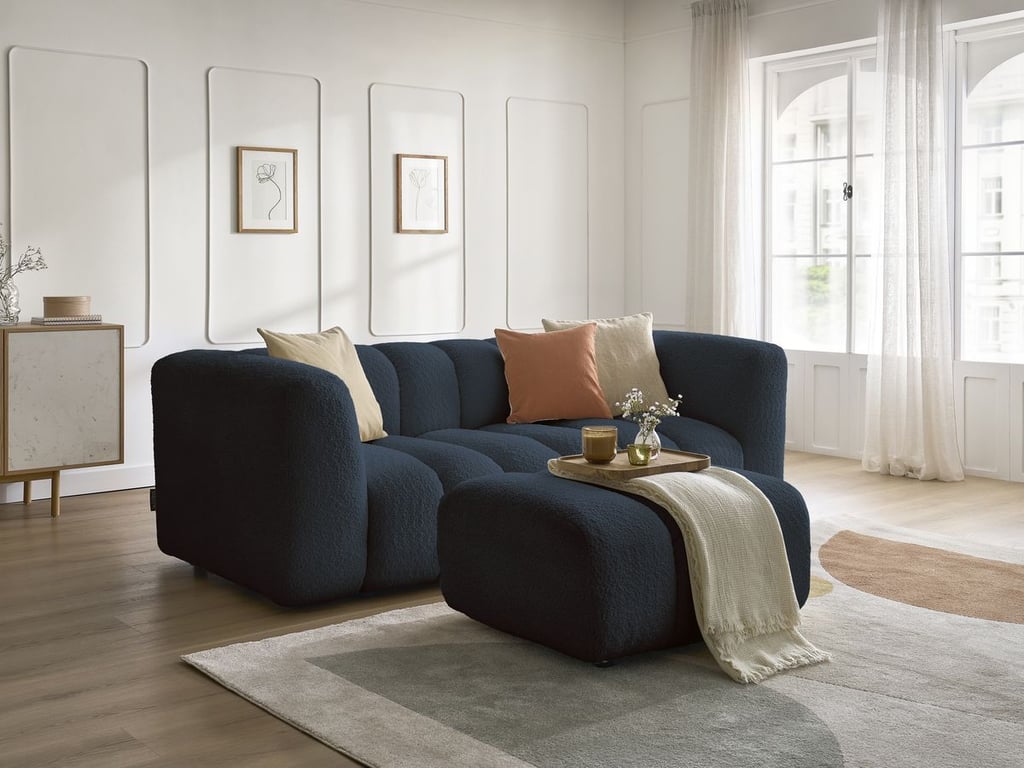 Produit similaire: Canapé droit fixe 3 places TALIA tissu bouclette avec pouf bleu foncé BOBOCHIC