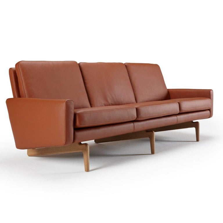 Produit similaire: Canapé 3 places design scandinave EGSMARK pietement en chêne