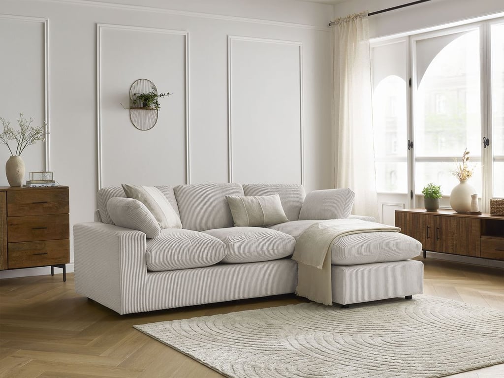 Produit similaire: Canapé d'angle compact réversible BELAIR velours côtelé beige BOBOCHIC 3 places