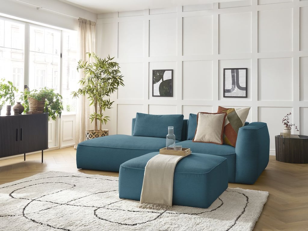 Produit similaire: Canapé droit fixe 3 places LEOPOLD velours côtelé avec pouf bleu clair accoudoir droit BOBOCHIC