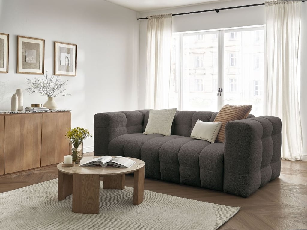 Produit similaire: Canapé droit convertible 3 places CLOUD tissu bouclette marron BOBOCHIC