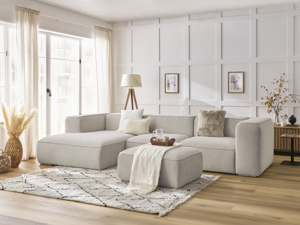 Produit similaire: Canapé d'angle fixe ZEPHYR avec pouf beige angle gauche BOBOCHIC 5 places