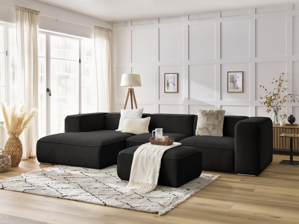 Produit similaire: Canapé d'angle fixe ZEPHYR avec pouf noir angle gauche BOBOCHIC 5 places