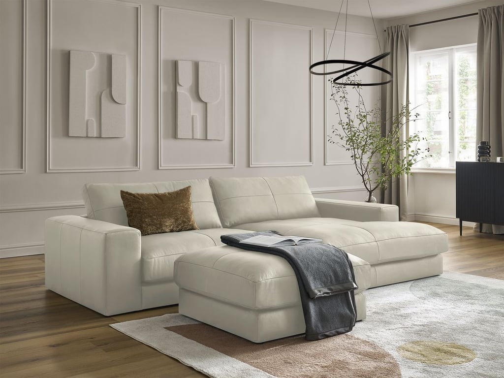Produit similaire: Canapé d'angle fixe LEONARD cuir de vache avec pouf beige angle droit BOBOCHIC 4 places