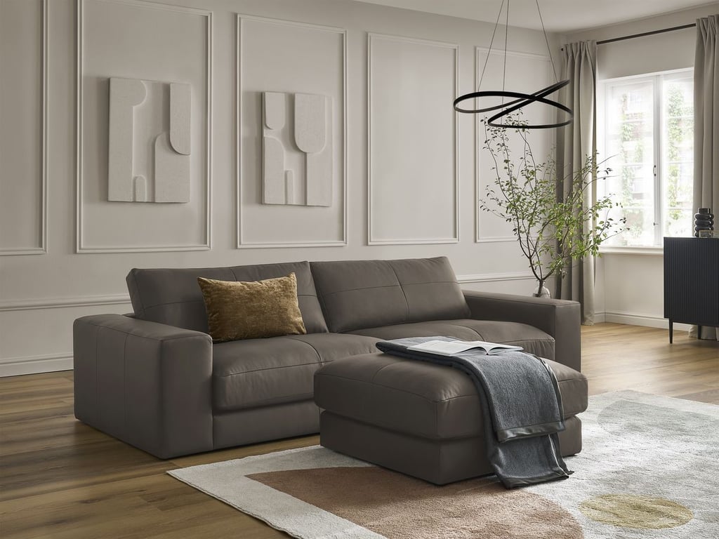 Produit similaire: Canapé droit fixe 3 places LEONARD cuir de vache avec pouf marron BOBOCHIC