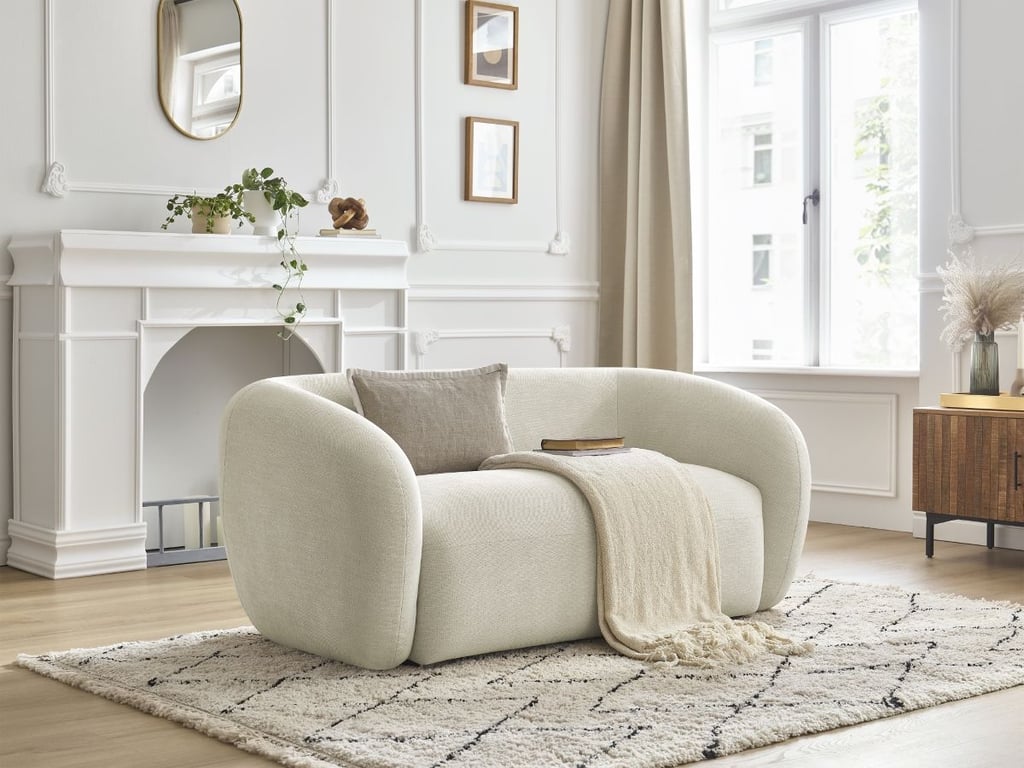 Produit similaire: Canapé droit fixe 2 places CELINE tissu lisse beige BOBOCHIC