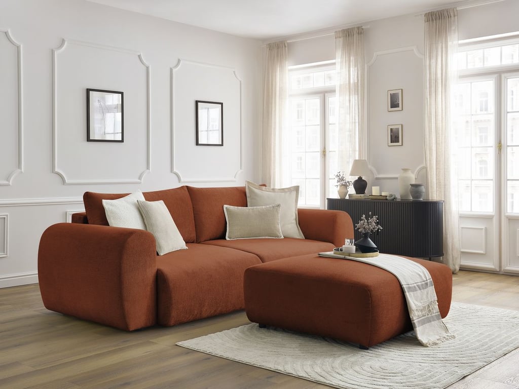 Produit similaire: Canapé droit convertible coffre LUCIEN tissu lisse avec pouf orange BOBOCHIC 4 places