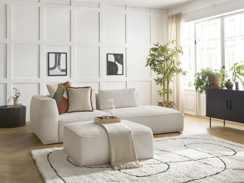 Produit similaire: Canapé droit fixe 3 places LEOPOLD tissu texturé avec pouf beige accoudoir gauche BOBOCHIC