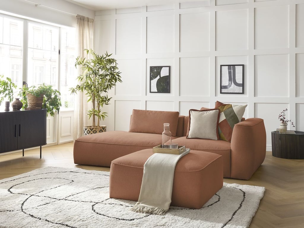 Produit similaire: Canapé droit fixe 3 places LEOPOLD tissu chiné avec pouf orange accoudoir droit BOBOCHIC