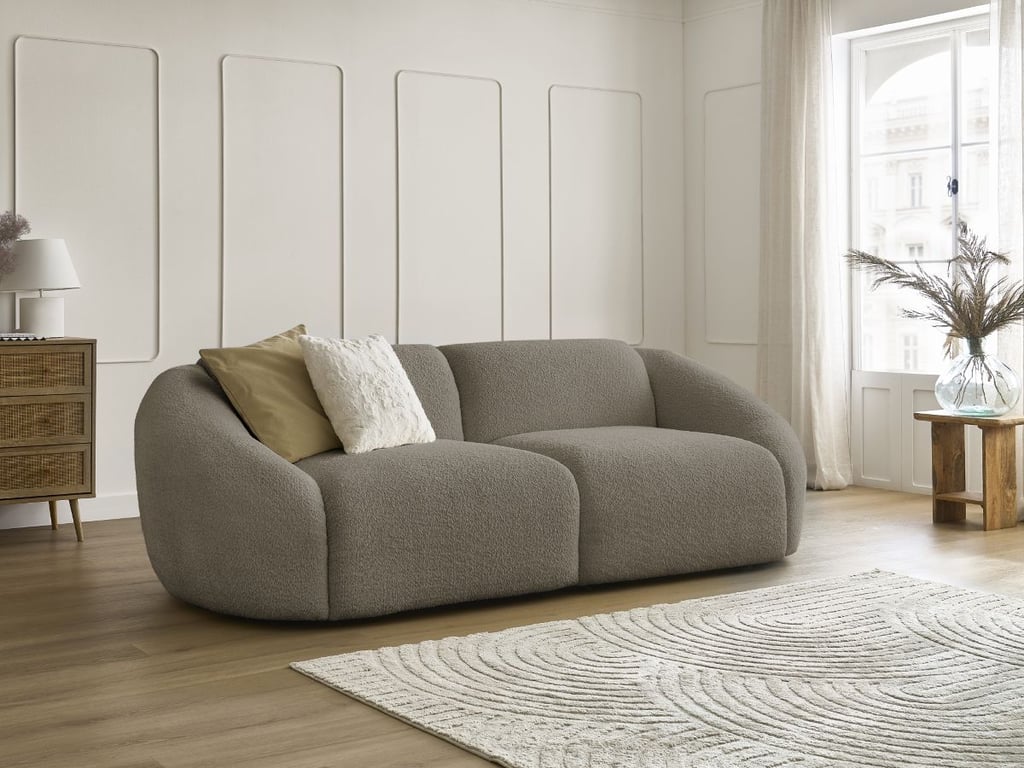 Produit similaire: Canapé droit fixe 3 places TINA tissu bouclette taupe BOBOCHIC