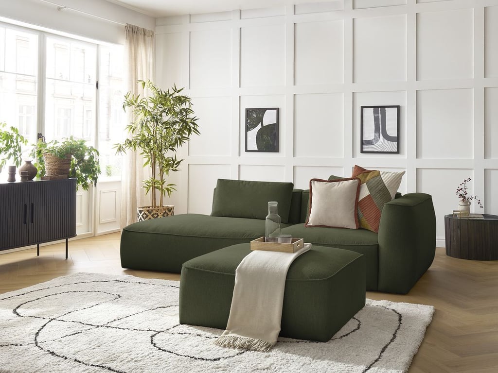 Produit similaire: Canapé droit fixe 3 places LEOPOLD tissu chiné avec pouf vert foncé accoudoir droit BOBOCHIC