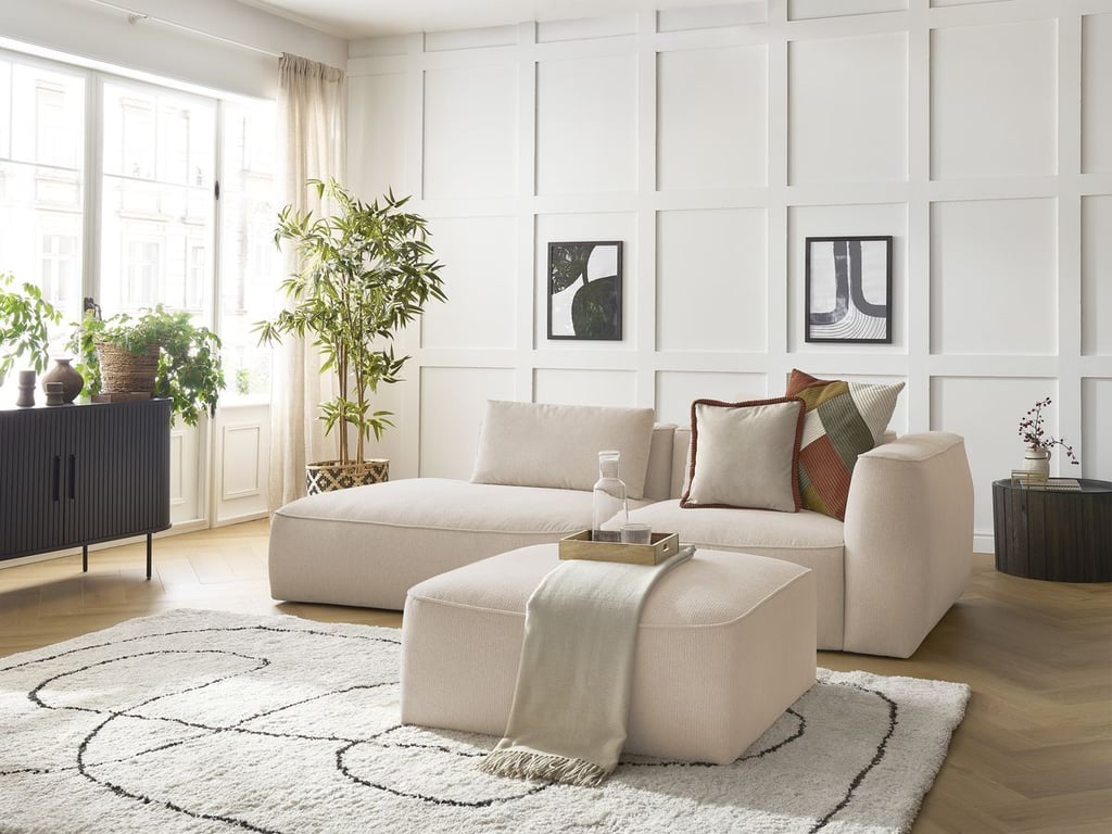 Produit similaire: Canapé droit fixe 3 places LEOPOLD tissu chiné avec pouf beige accoudoir droit BOBOCHIC