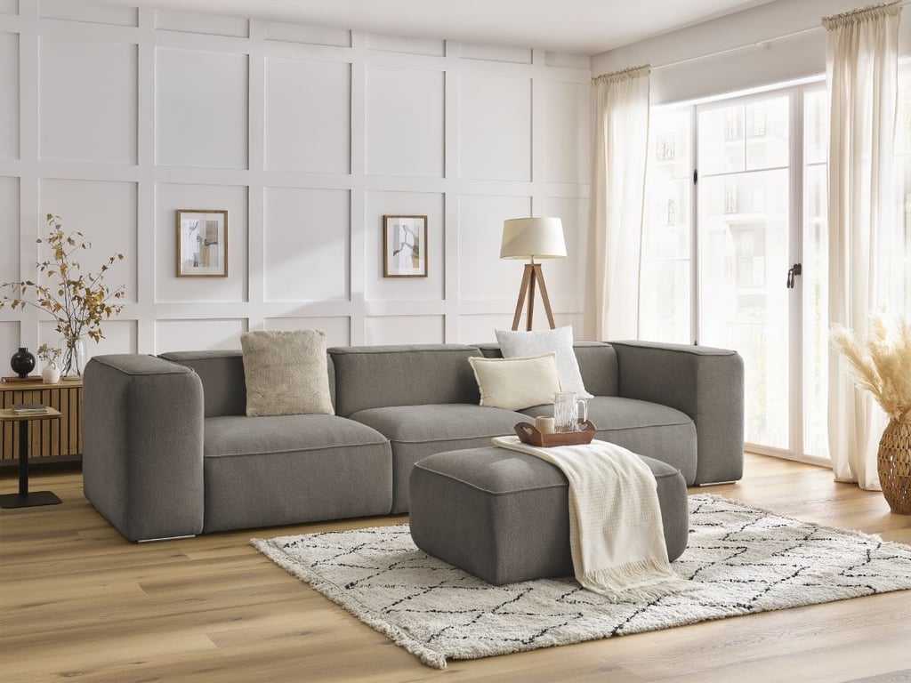 Produit similaire: Canapé droit fixe 3 places ZEPHYR avec pouf taupe BOBOCHIC